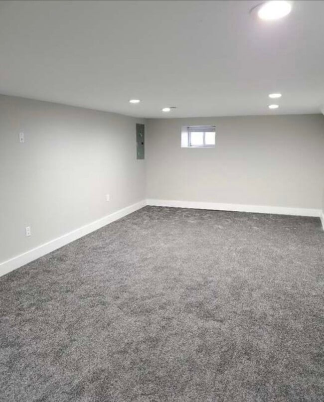 Building Photo - 5425 Catharine St