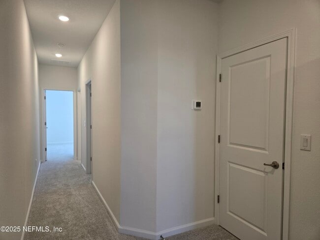 Building Photo - 203 Brandon Lks Dr