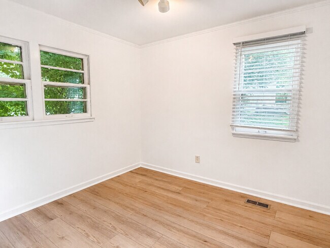 Building Photo - 21365 W Ridge Rd