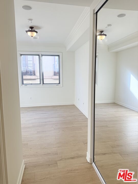 Building Photo - 345 S Reeves Dr