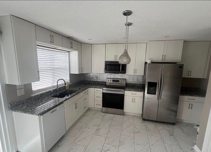 Building Photo - 5526 Clover Rise Ln
