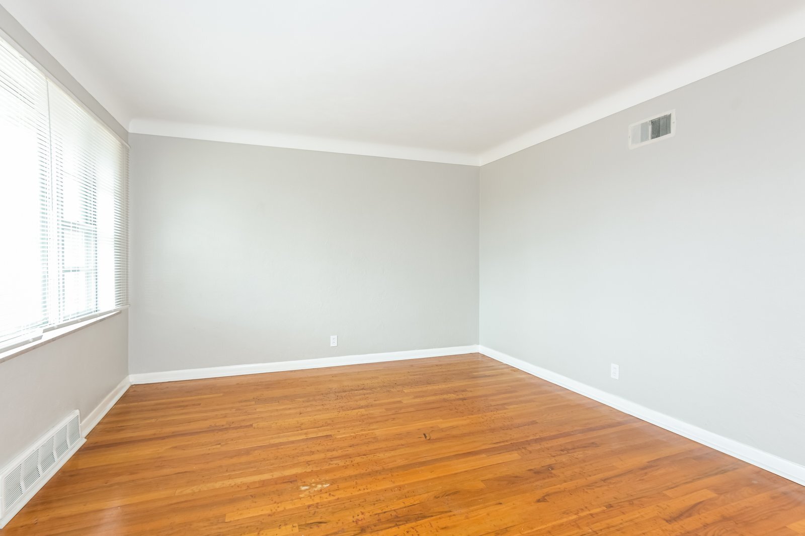 Building Photo - 13355 Old Halls Ferry Rd