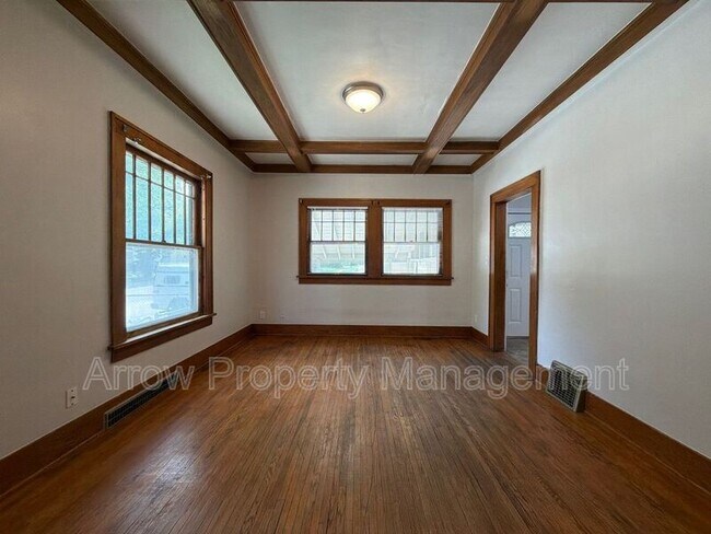 Building Photo - 415 N 32nd St