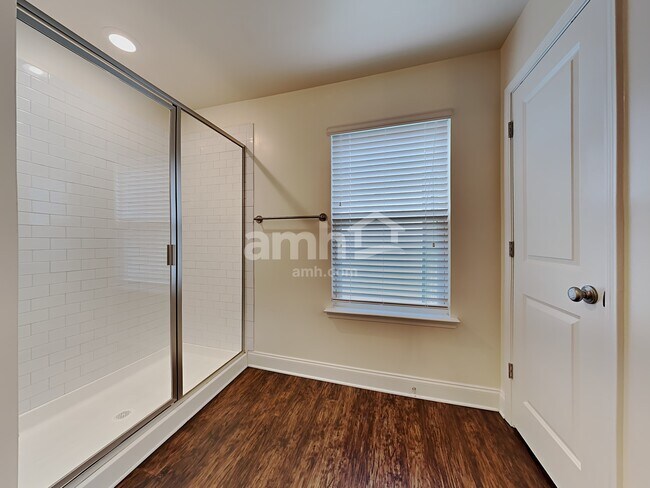 Building Photo - 230 McBee Pl