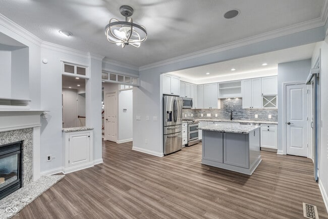 Building Photo - 2068 Broughton St