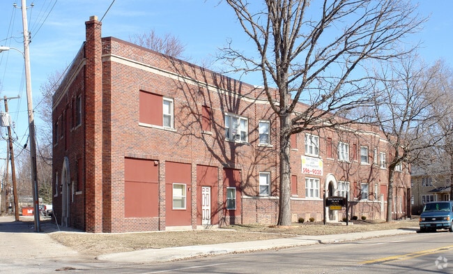 Building Photo - Birchwood Place