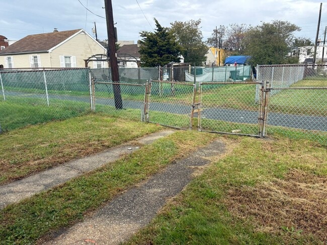 Building Photo - 611 N Michigan Ave