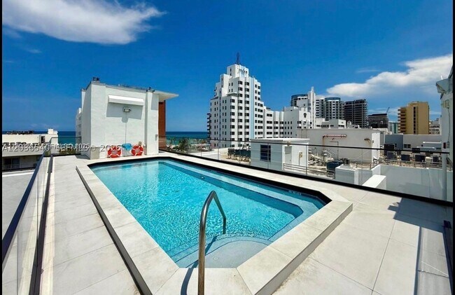 Building Photo - 4122 Collins Ave