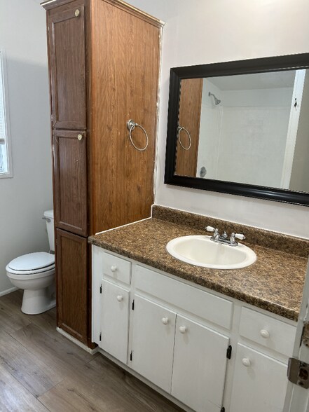 Building Photo - 380 Private Rd 4805