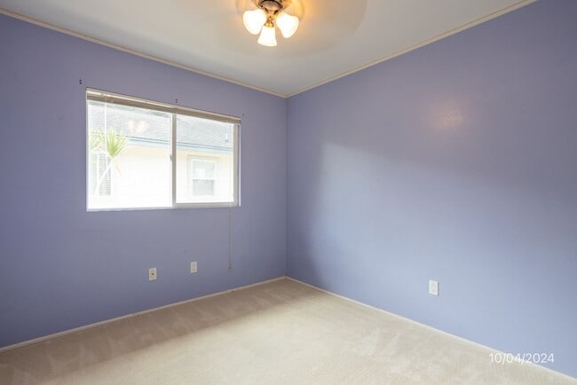 Building Photo - SF 3BR/2.5BA/2car garage in Ocean Pointe w...