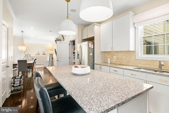 Building Photo - 1001 N 3rd St