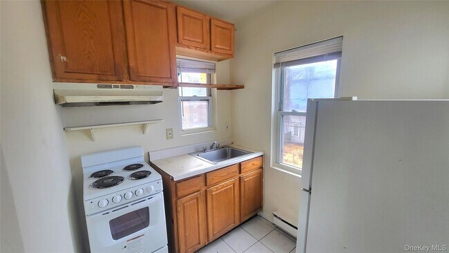 Building Photo - 67 Academy St