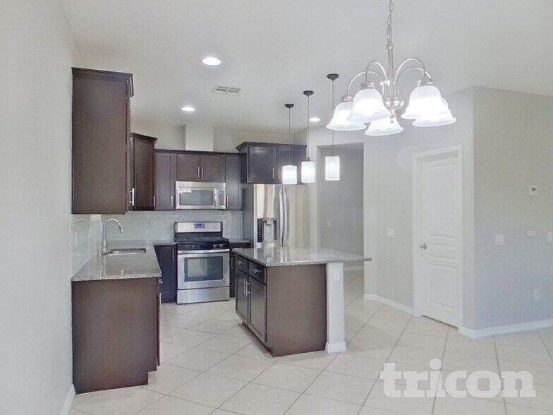 Building Photo - 10250 Copalito Dr