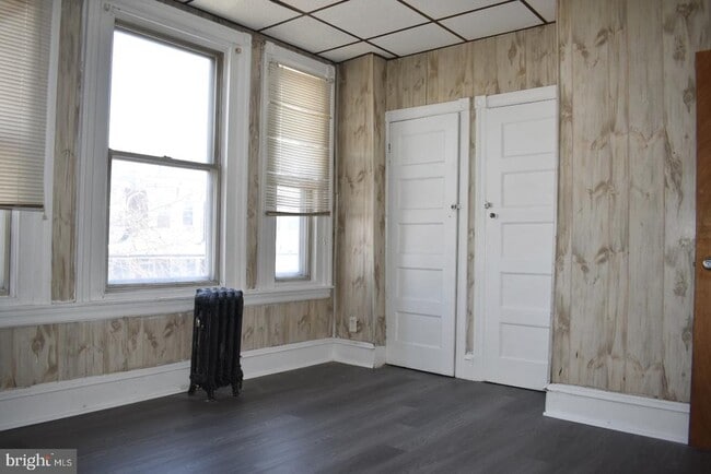 Building Photo - 10 S 62nd St