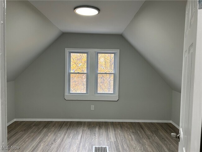 Building Photo - 15630 Holmes Ave