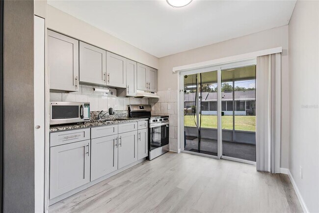 Building Photo - 106 Lake Villa Way