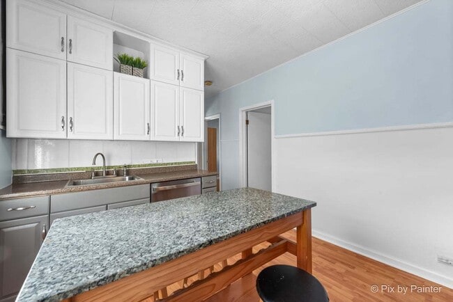 Building Photo - 2225 N 76th Ct
