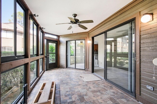 Building Photo - Woodhaven Condominium