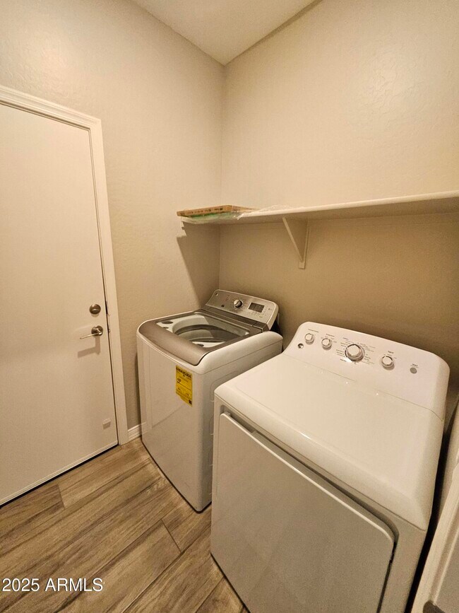 Building Photo - 40537 W Helen Ct