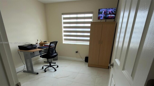 Building Photo - 1530 SW 138th Ave