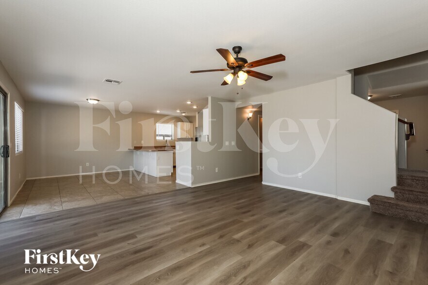 Building Photo - 284 W Jersey Way