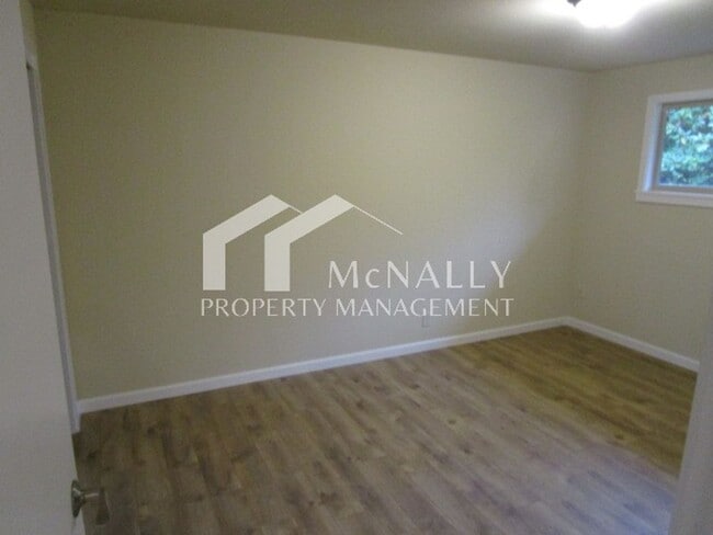 Building Photo - 7417 Hill Ave