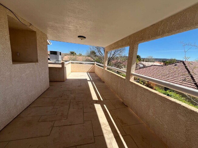 Building Photo - Wonderful 4 bed 3 bath home in Saint George