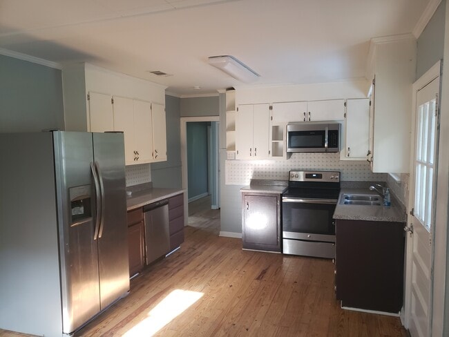 Building Photo - 1007 W Moore St