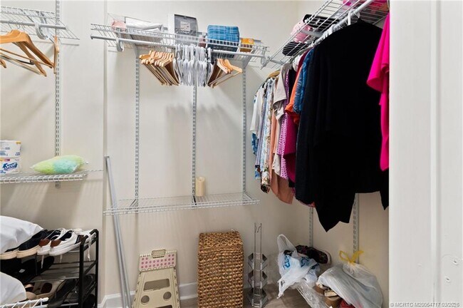 Building Photo - 10627 SW Cam Run