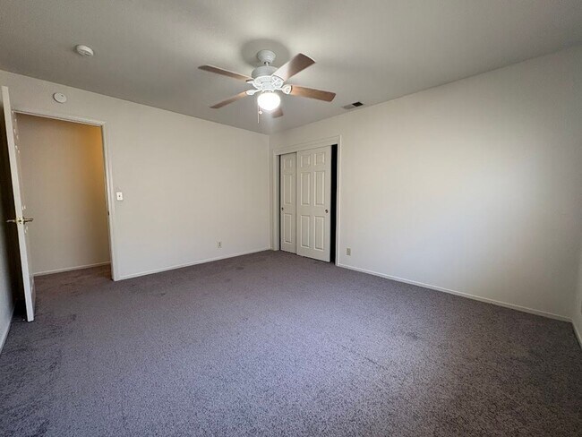 Building Photo - Spacious 4 Bedroom Home in Quiet Galt Neighborhood