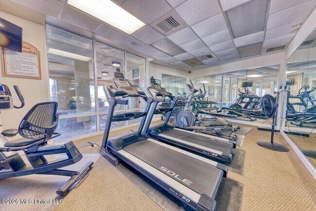 Building Photo - 1200 Beach Dr