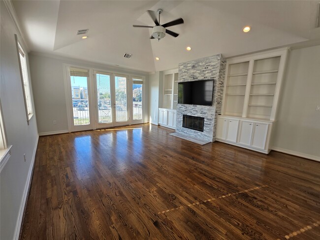 Building Photo - 1714 Roy St