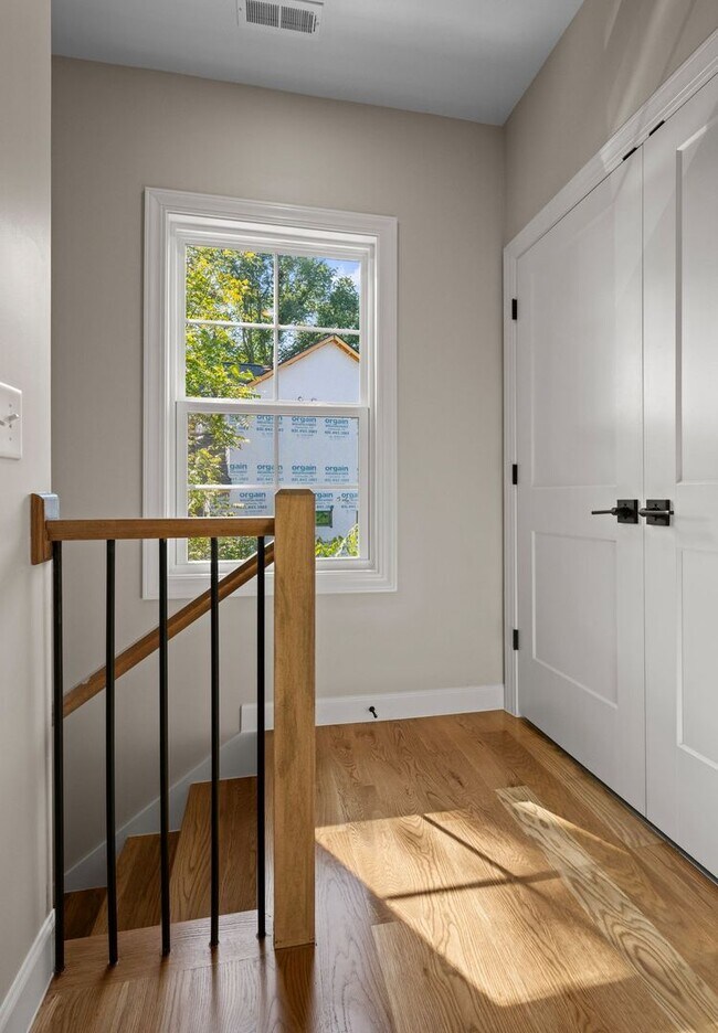 Building Photo - BRAND NEW! Spacious Nashville Home in a Qu...
