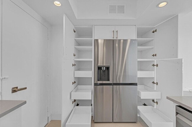 Building Photo - 3700 Galt Ocean Dr