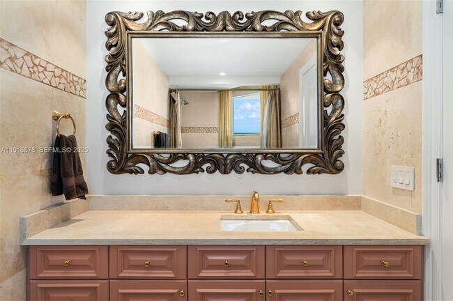 Building Photo - 5025 Collins Ave