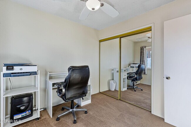 Building Photo - 4713 Sun Valley Dr