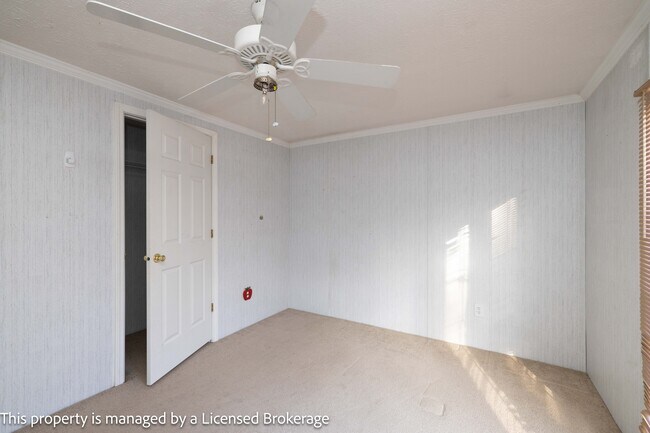 Building Photo - 40915 Deer Haven Dr