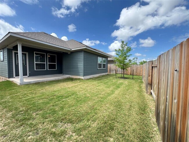 Building Photo - 116 Corn Ln