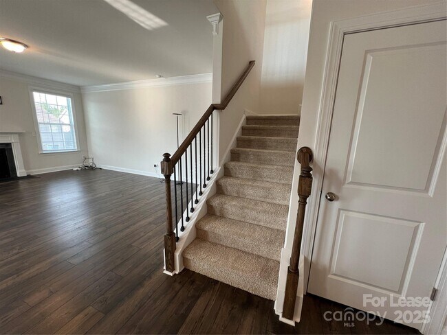 Building Photo - 196 Longleaf Dr