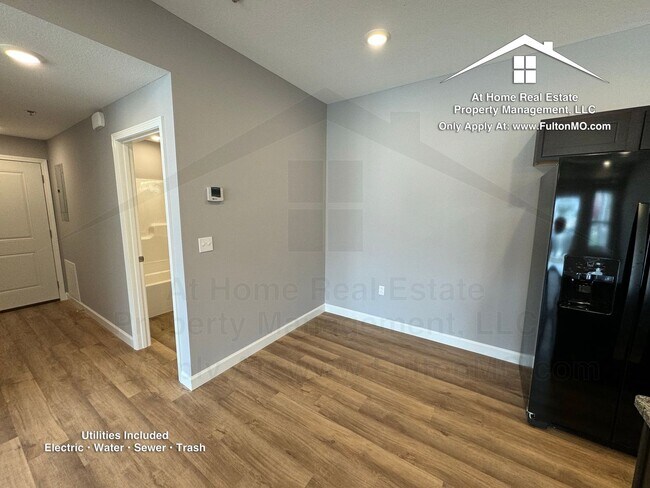 Building Photo - 2610 N Bluff St