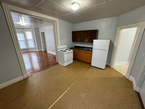 Building Photo - 432 W 3rd St