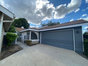 Building Photo - Beautiful home for rent in Visalia