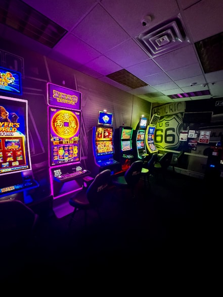 Building Photo - 625 E St Joseph St