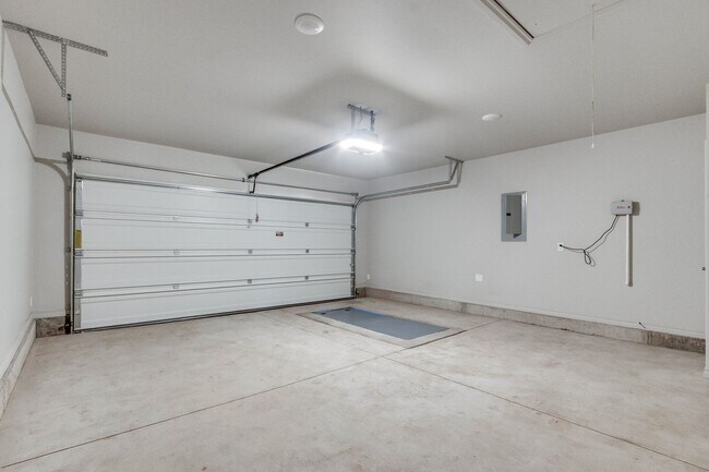 Building Photo - Modern New Construction in gated Delmar La...