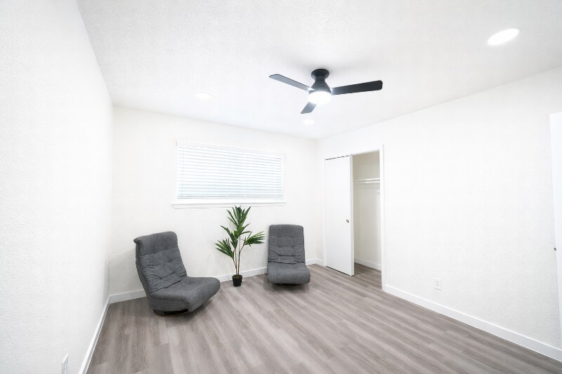 Building Photo - 5221 Bonita Ave