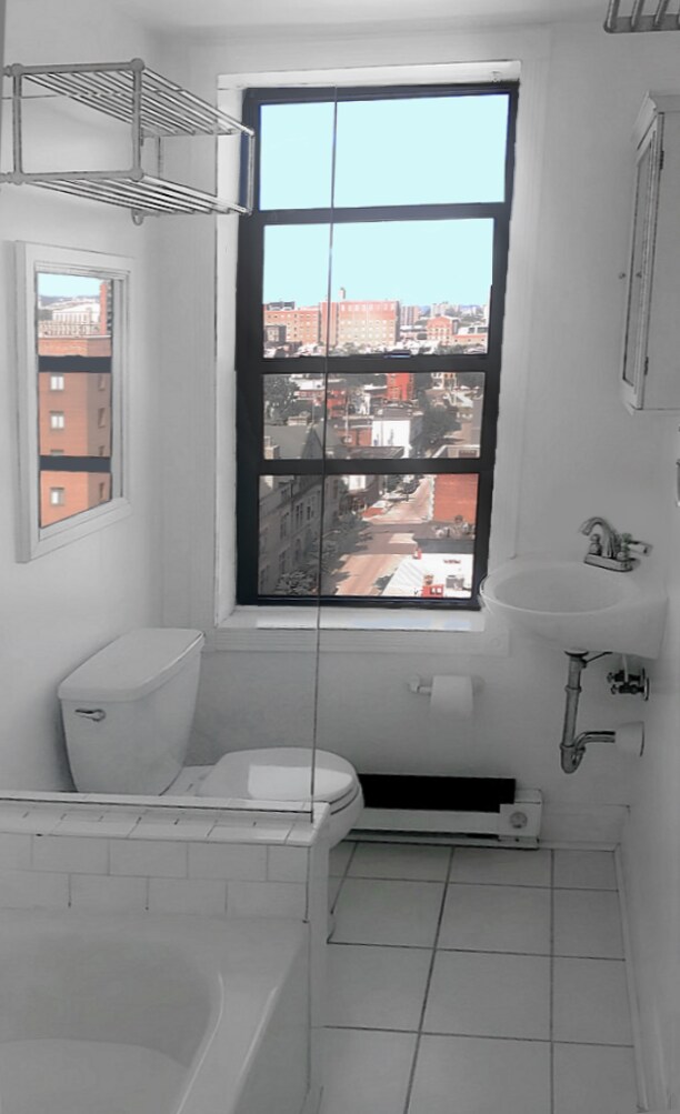 Building Photo - 1001 St Paul St