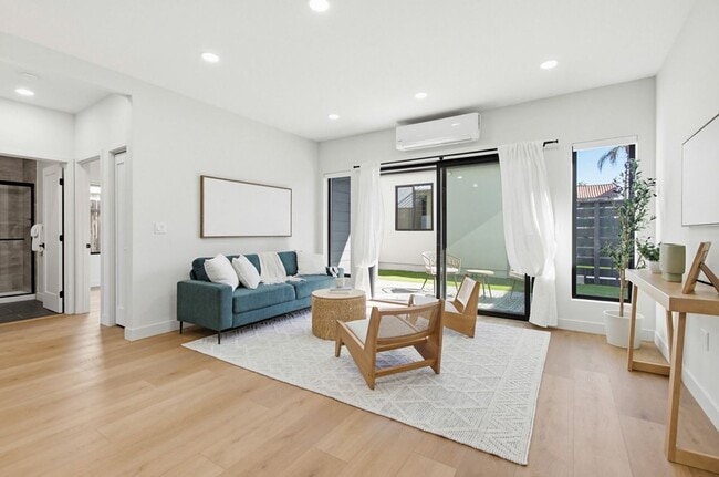 Building Photo - Brand New Construction – 3 Bed / 2 Bath Duplex Home in Normal Heights