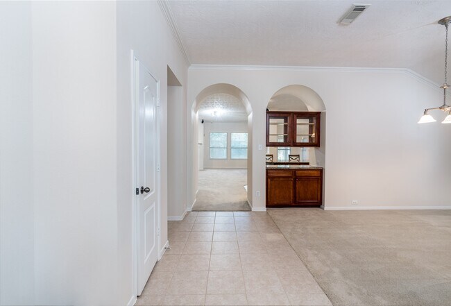 Building Photo - 9503 Tartan Manor St