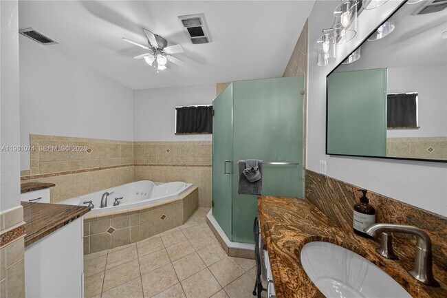 Building Photo - 2161 NE 62nd Ct