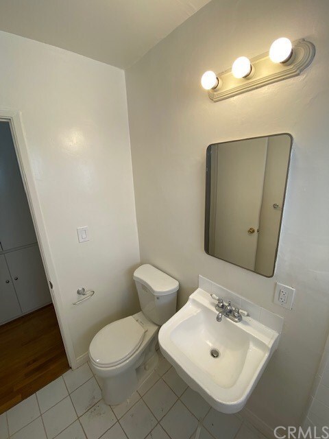 Building Photo - 3916 Kentucky Dr
